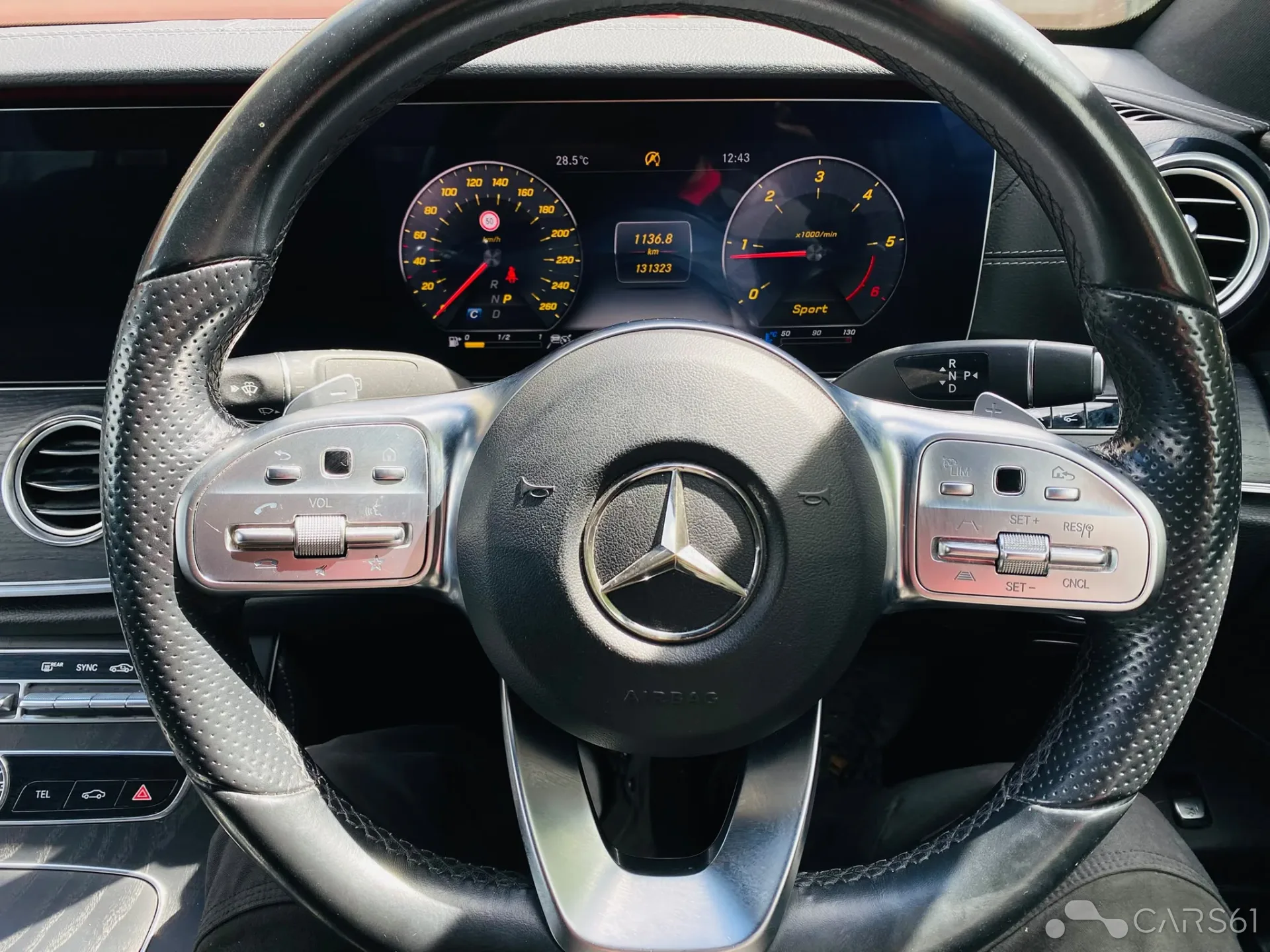2019 Mercedes-Benz E-Class — photo 16 of 16